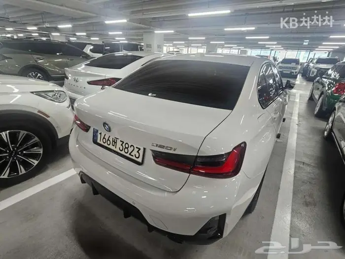 بي ام دبليو الفئة الثالثة 320i 2024 M Sport 2