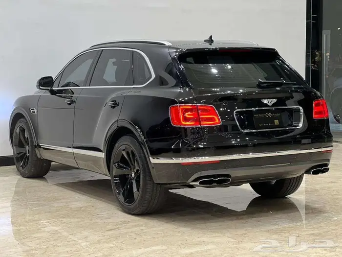 BENTLEY BENTAYGA 3