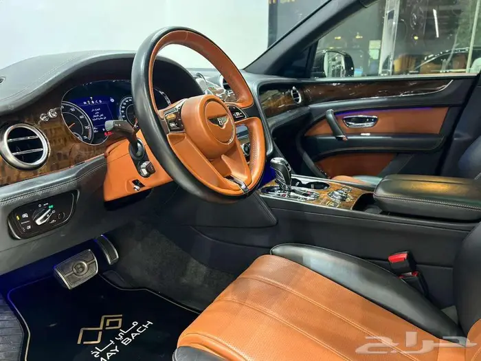 BENTLEY BENTAYGA 6