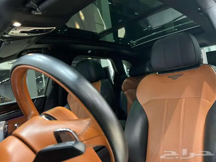 BENTLEY BENTAYGA 7