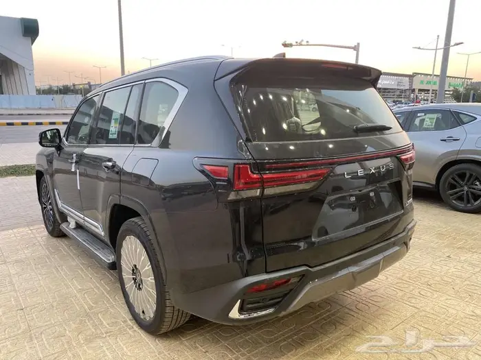 لكزس LX600 VIP 2025 أسود سعودي 4