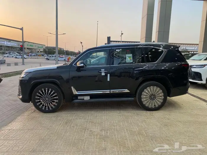 لكزس LX600 VIP 2025 أسود سعودي 3