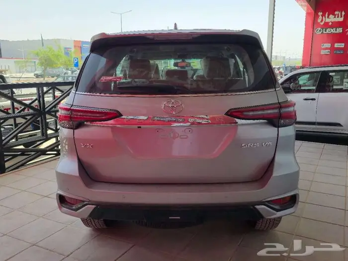 فورتشنر بنزين VX3-S 4X4 فل كامل 6 سلندر - سعودي موديل 25 4