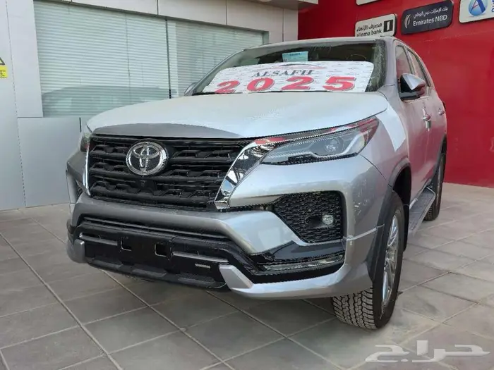 فورتشنر بنزين VX3-S 4X4 فل كامل 6 سلندر - سعودي موديل 25 2