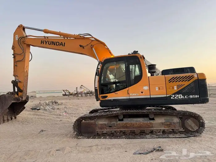 بوكلينات هونداي 220 للبيع 2