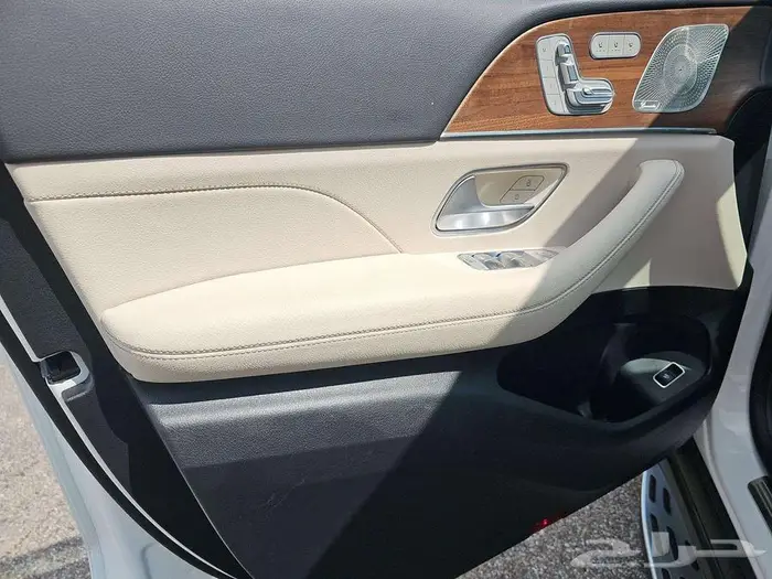 Mercedes-Benz GLS 450 4MATIC كراسي متصله 15
