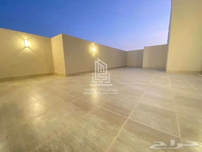 تاون هاوس علوي وارضي فاخر بموقع استراتيجي بحي الروابي للبيع 30