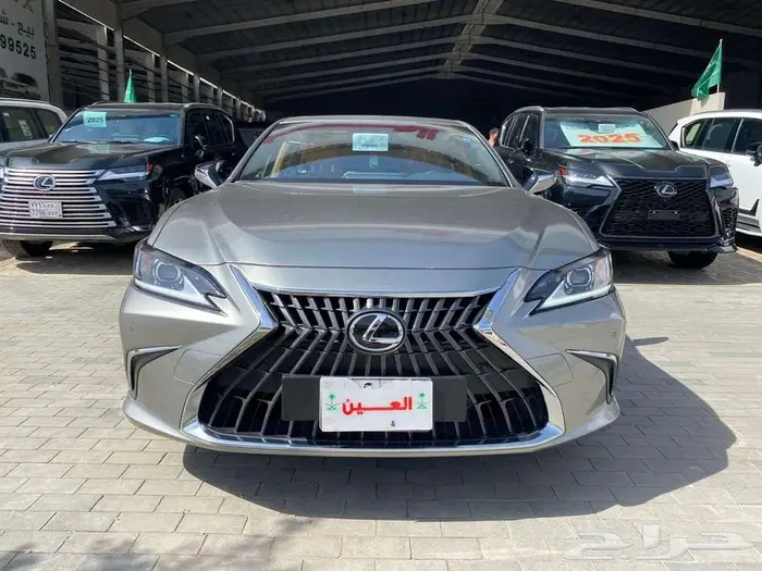 لكزس ES250 موديل 2024 عداد 2700 كيلو فقط 1