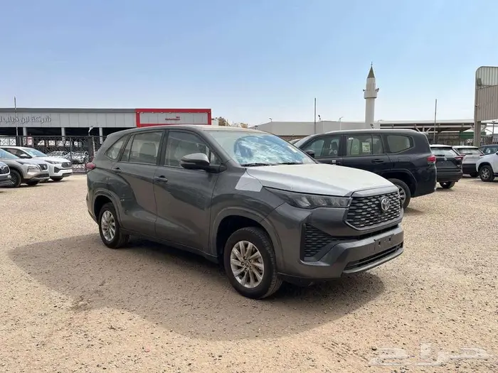 تويوتا انوفا GL 2025 نقد و تقسيط 1