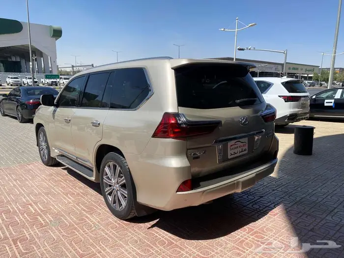 لكزس LX570 2016 5