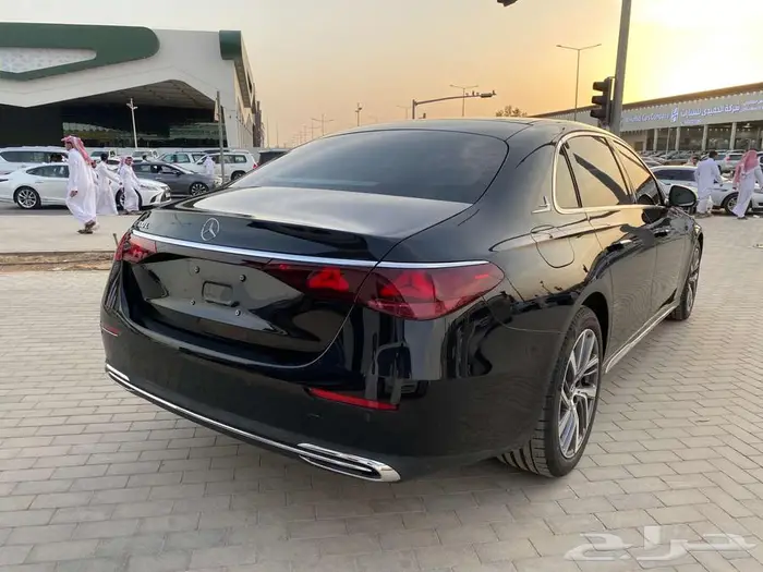 مرسيدس E300L 2024 5