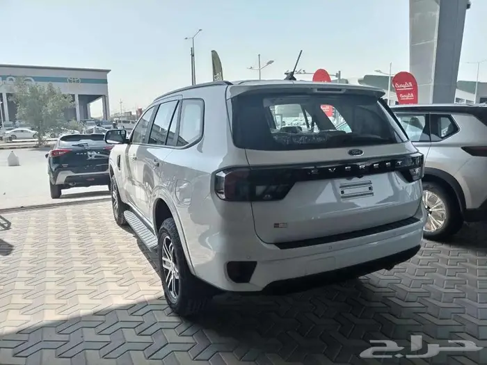 فورد ايفريست XLS - استاندرد 2025 2