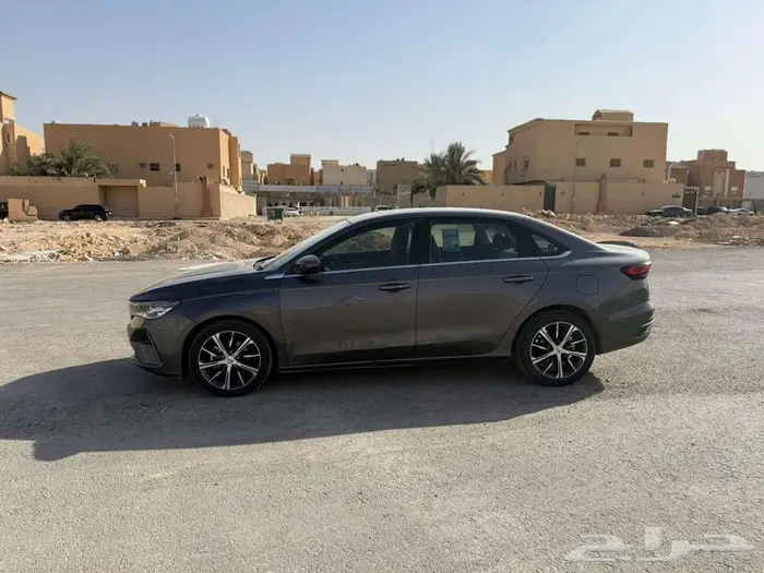 جيلي Emgrand 2023 فل 55 000 كم 8
