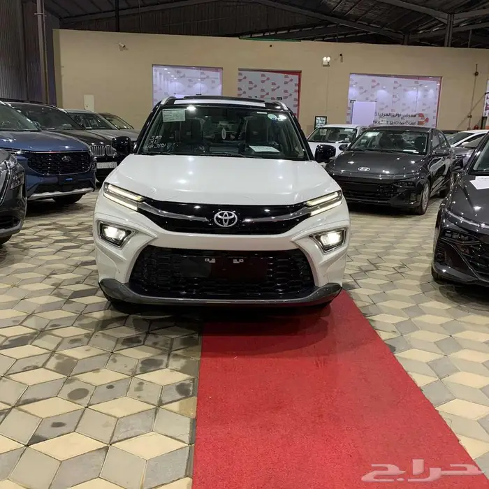 تويوتا اوربان كروز LE 1