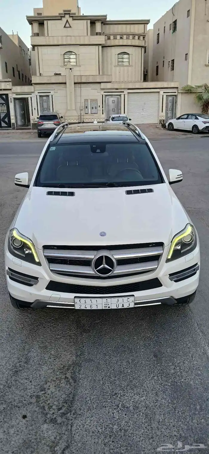 جيب مرسيدس GL 500 موديل 2013 17