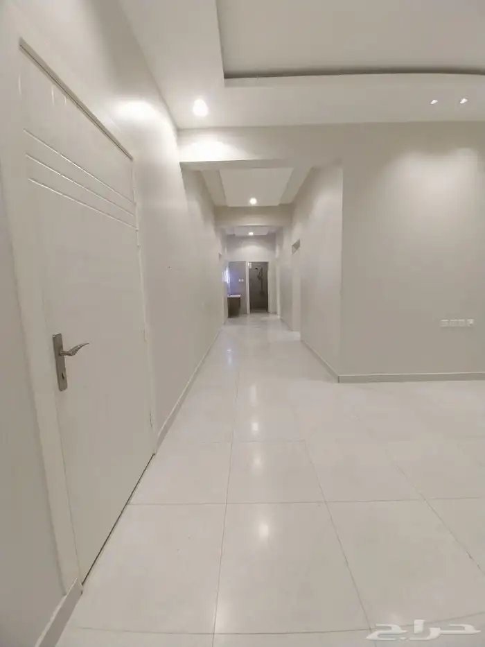 للإيجار شقة عوايل علوية بحي الغدير 8