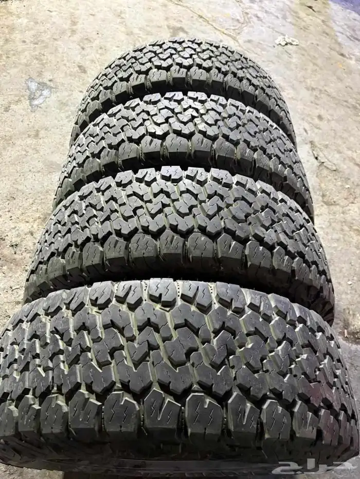 265 70 17 نصف حجري 9