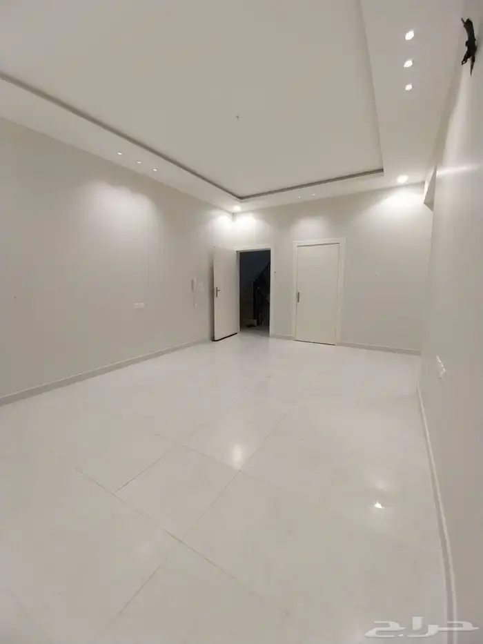 للإيجار شقة عوايل علوية بحي الغدير 5