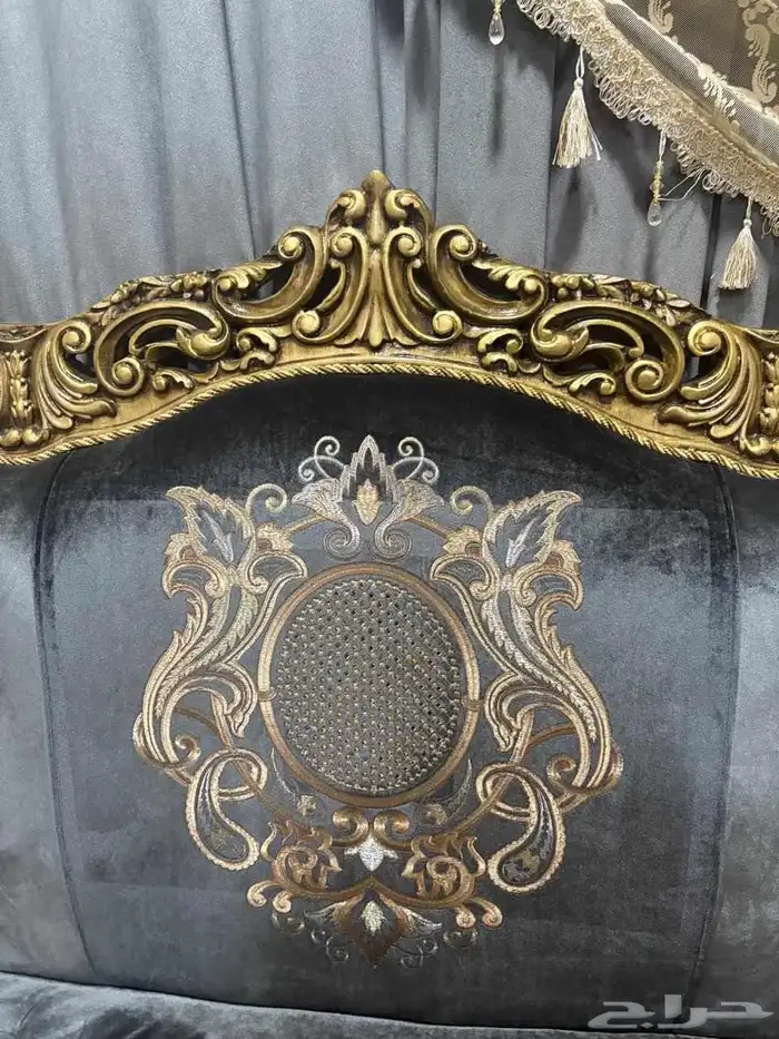 للبيع طقم كنب بحالة الجديد 3