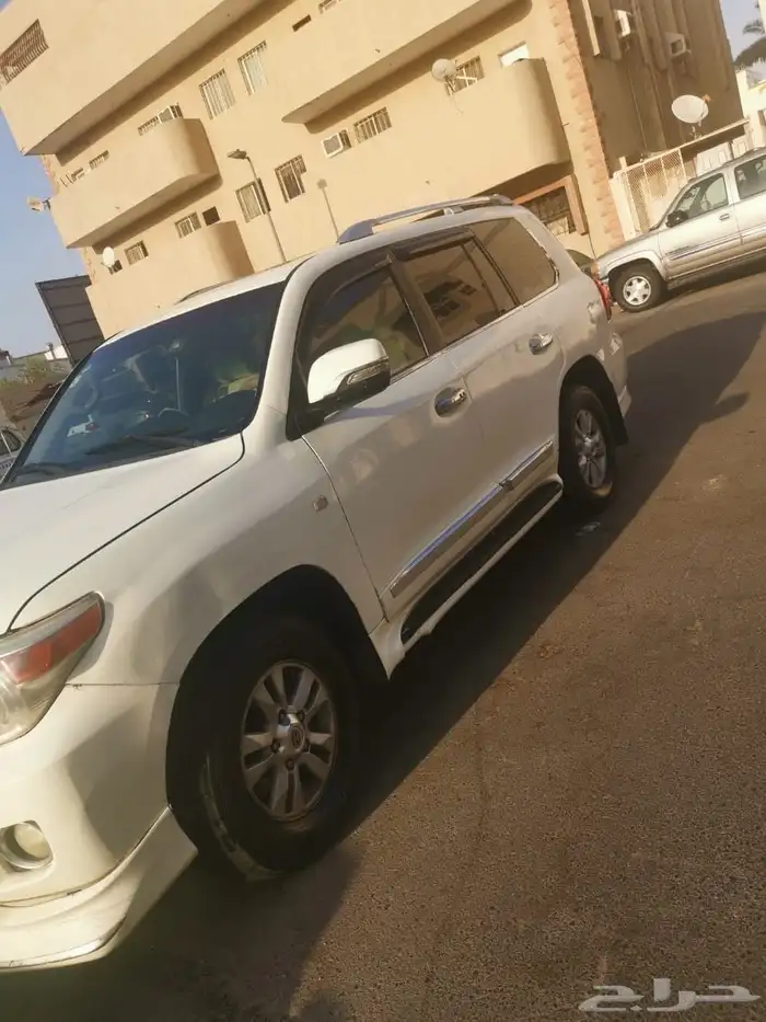 تويوتا لاندكروزر 2011 V8 1