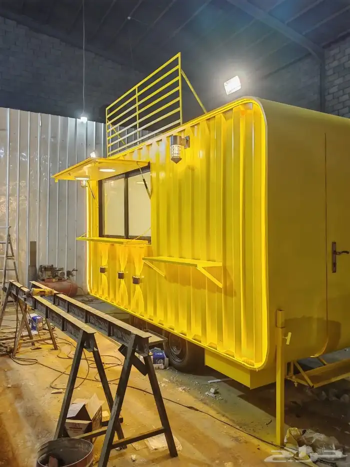 مواصفات العربه -1- مطبخ كامل مصنوع من الاستيل 2 جدران و 3