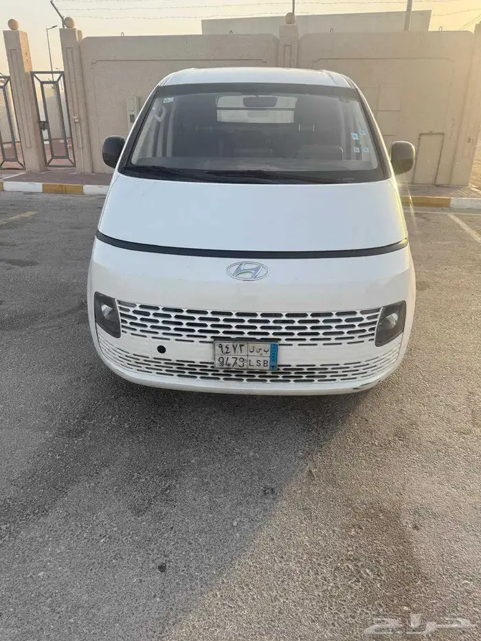 هونداي استاريا ديزل بضاعه ممشى قليل 0
