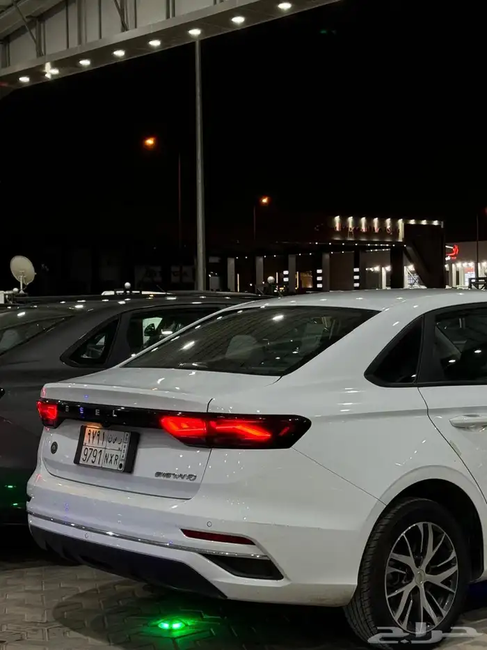 جيلي امجيراند موديل 2024 استاندر 5