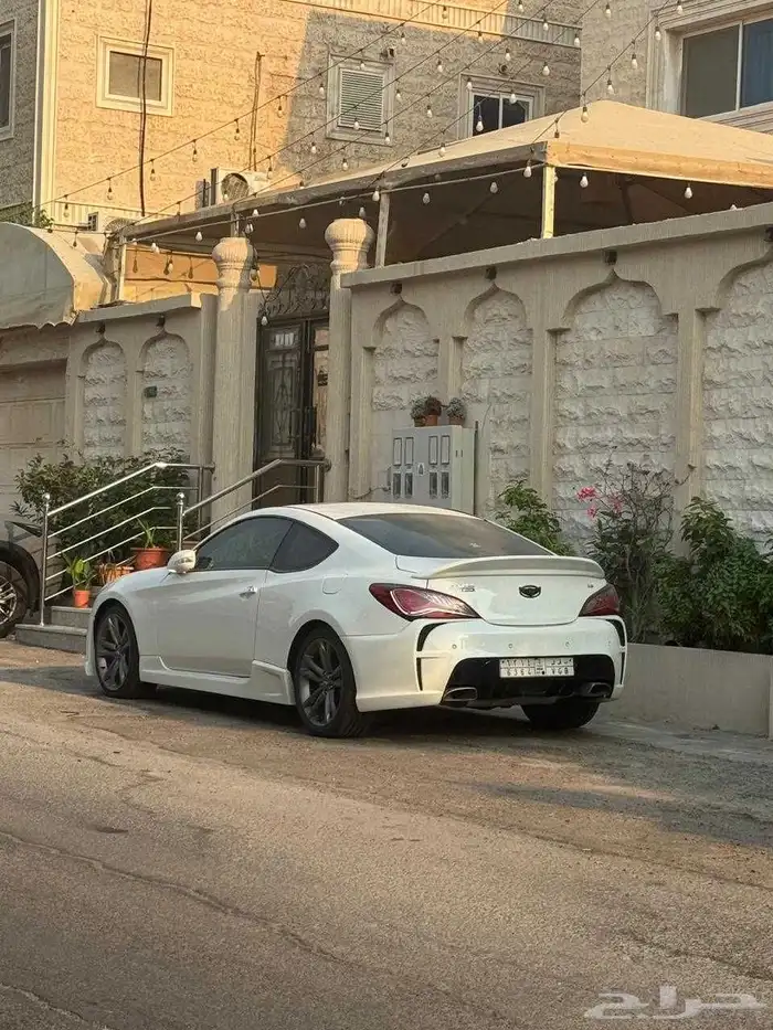 Genesis coupe 3.8 جينيسيس كوبيه 2012 4