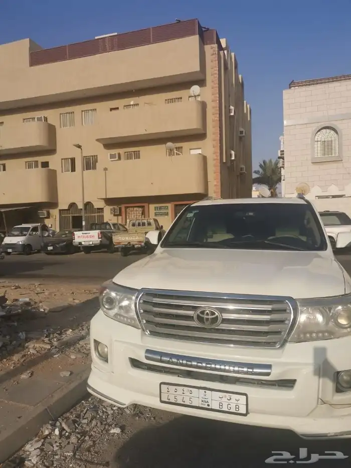 تويوتا لاندكروزر 2011 V8 0