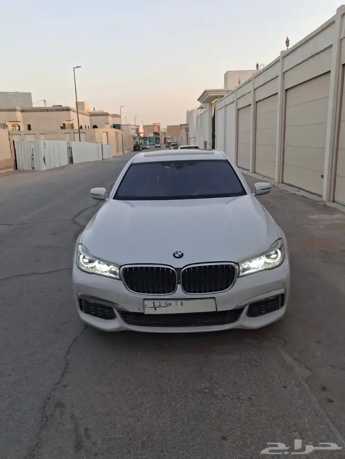سيارة بي ام دبليو 0