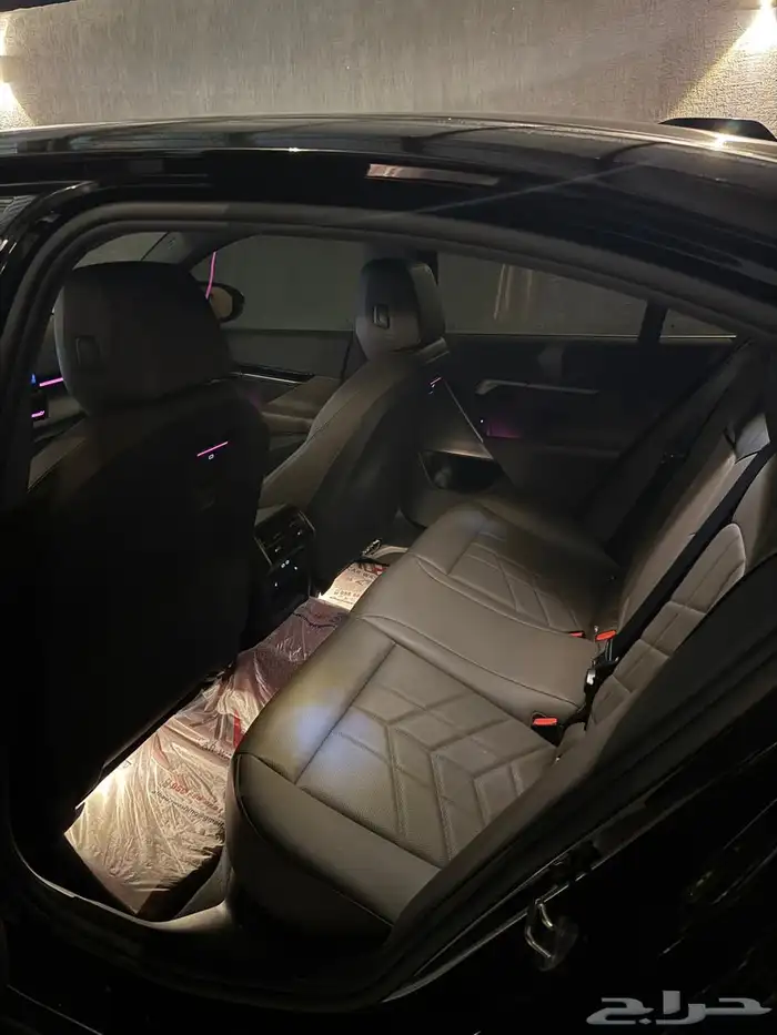 بي ام دبليو الفئة الخامسة BMW 520i 3
