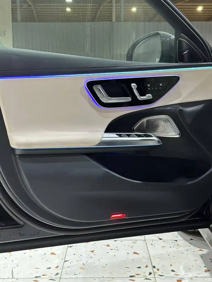 مرسيدس E300 AMG 2025 اصفار . رصد الفخامة 24