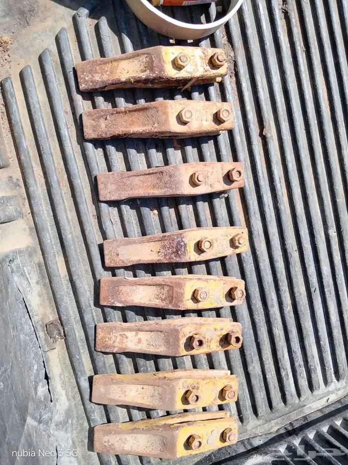 للبيع أسنان باك لودر او جيسيبي شبه جديده 1