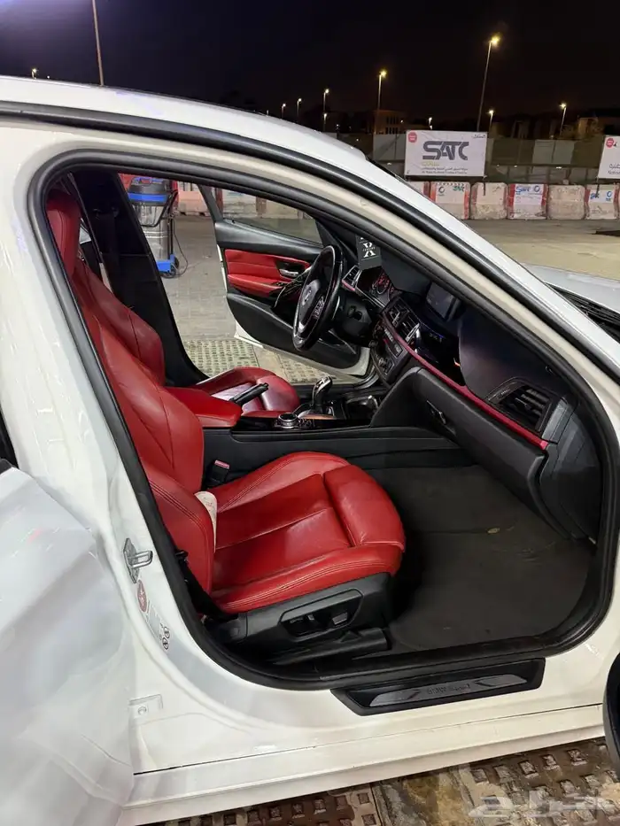 BMW 320i فل كامل للبيع 5