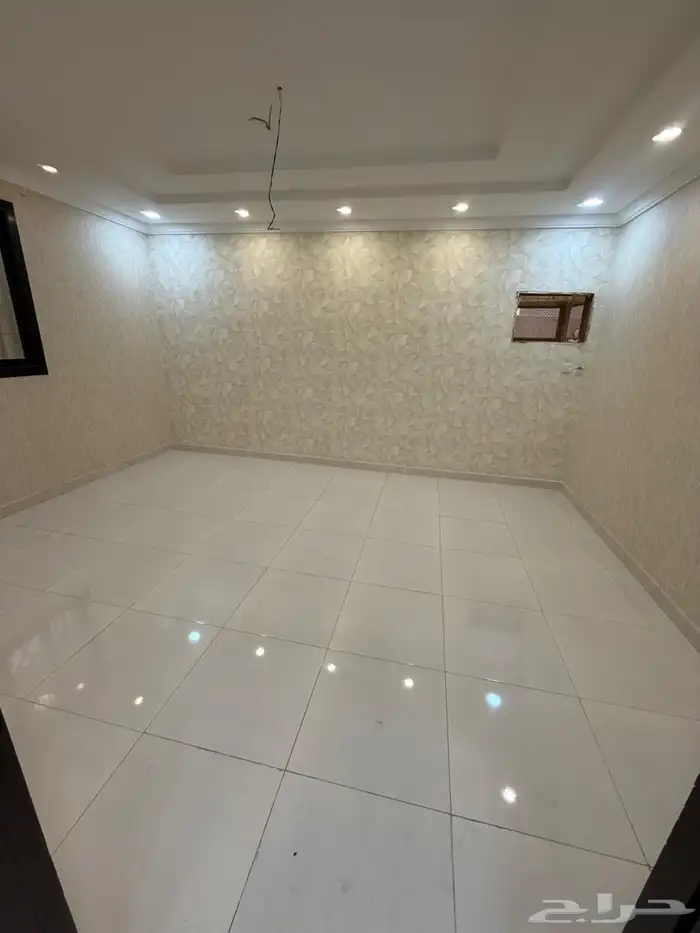 شقة اربع غرف للايجار حي الفلاح 1