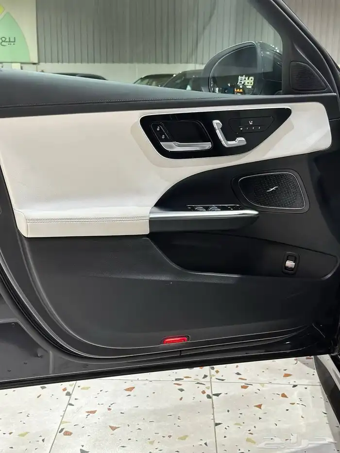 مرسيدس C300 2023 AMG فل كامل . رصد الفخامة 24