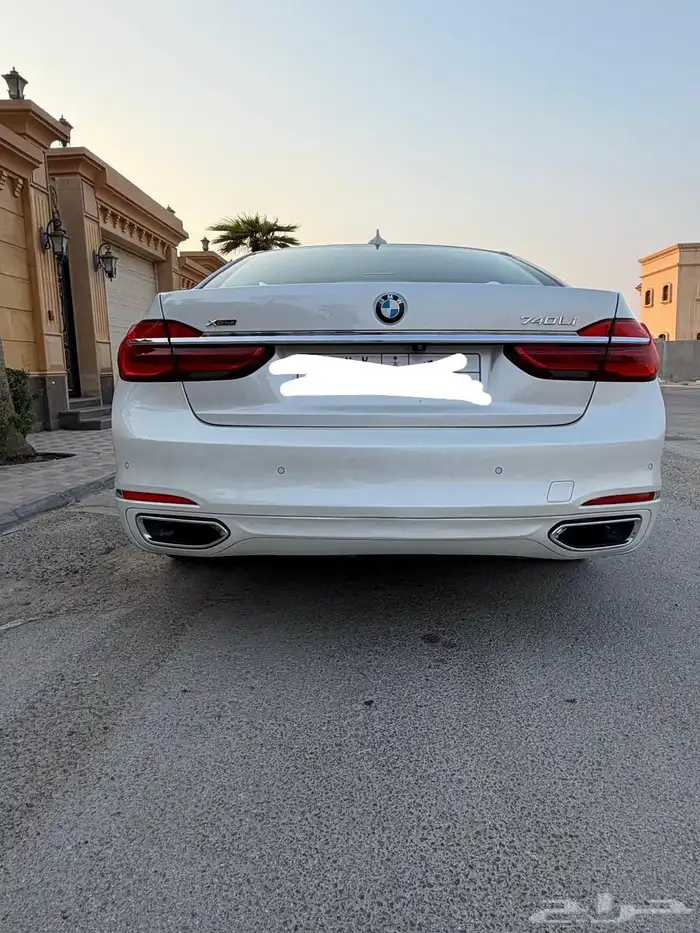 للبيع بي ام دبليو الفئه السابعه 7