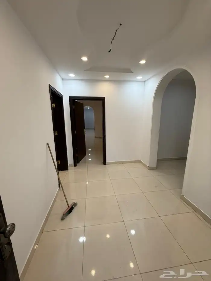 شقة اربع غرف للايجار حي الفلاح 3
