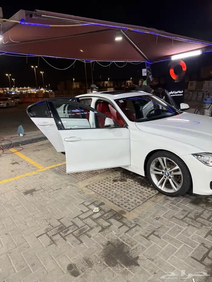 BMW 320i فل كامل للبيع 4