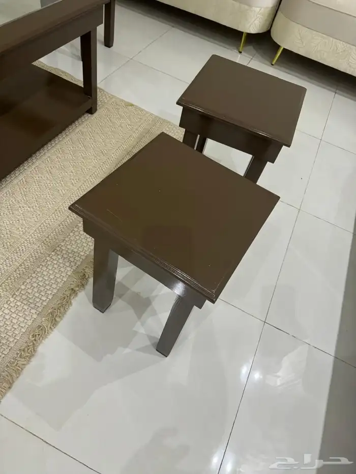 طاوله كبيره للمحلس دورين من فوق زجاجي 2