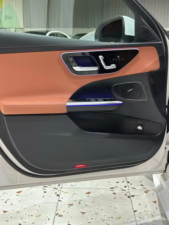 مرسيدس C 300 AMG 2023 فل كامل . رصد الفخامة 24