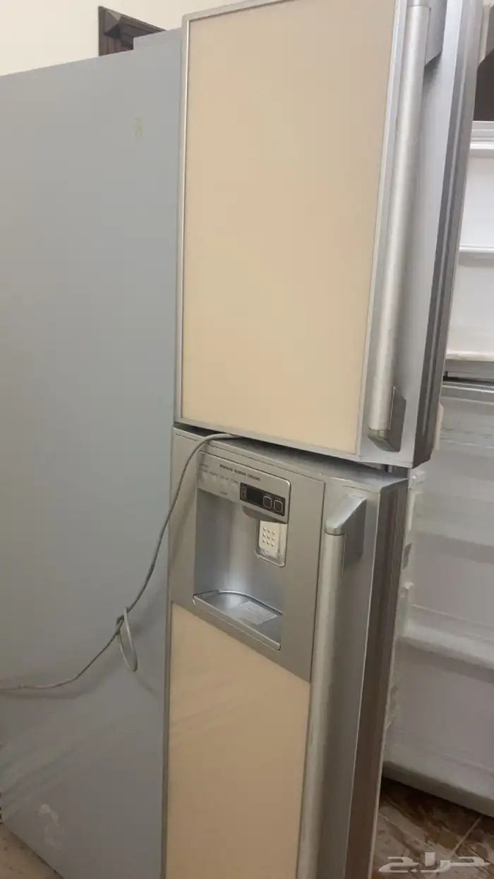ثلاجة مع فريزر 3