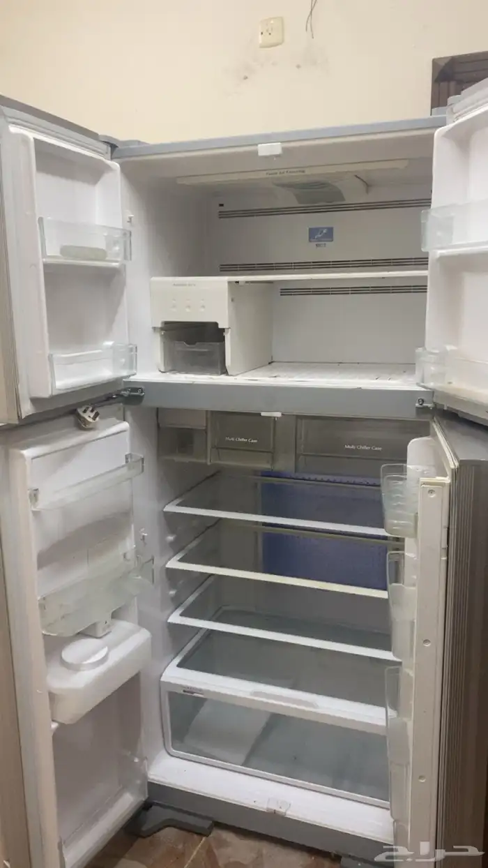 ثلاجة مع فريزر 4