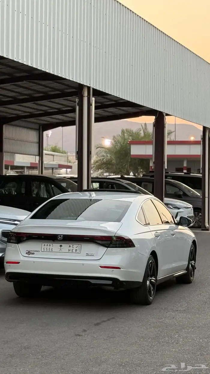 هوندا اكورد 2023 هايبرد EX-L فل كامل عداد 34 الف 4