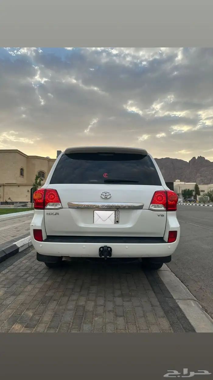 للبيع جي اكس ار 2012 فل كامل v8 2