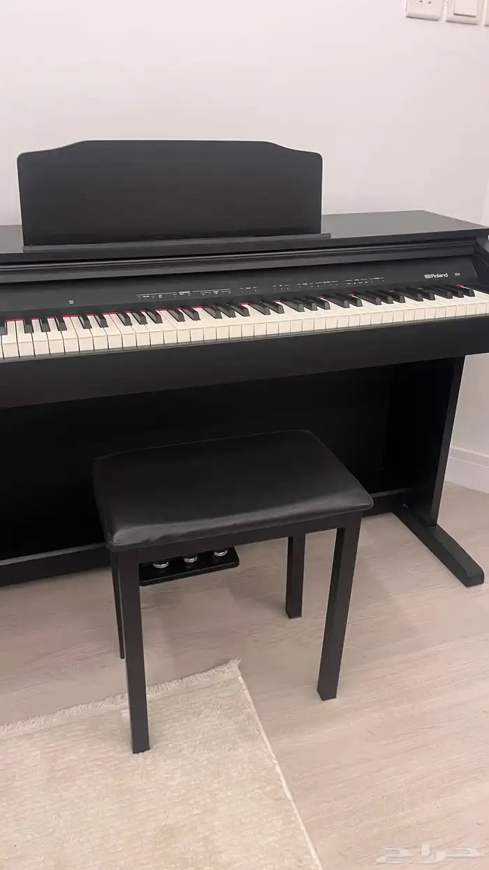بيانو ( Roland ) رولاند RP 30 2