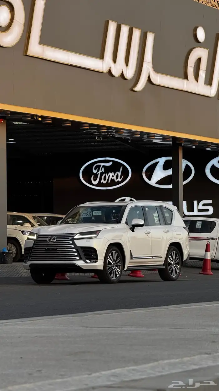 لكزس LX600 BB ابيض داخلية جملي 2025 سعودي - 555.000 0