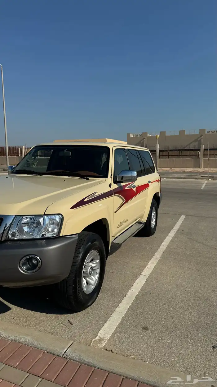 نيسان باترول سفاري فتك 2020 حليبي ( بيج ) 0