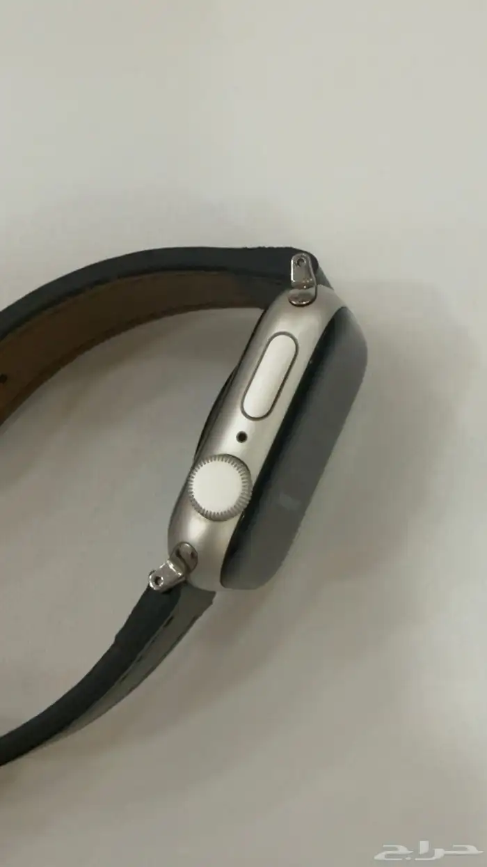 ساعة ابل واتش Apple watch se الإصدار الأول مع اغراضها 1