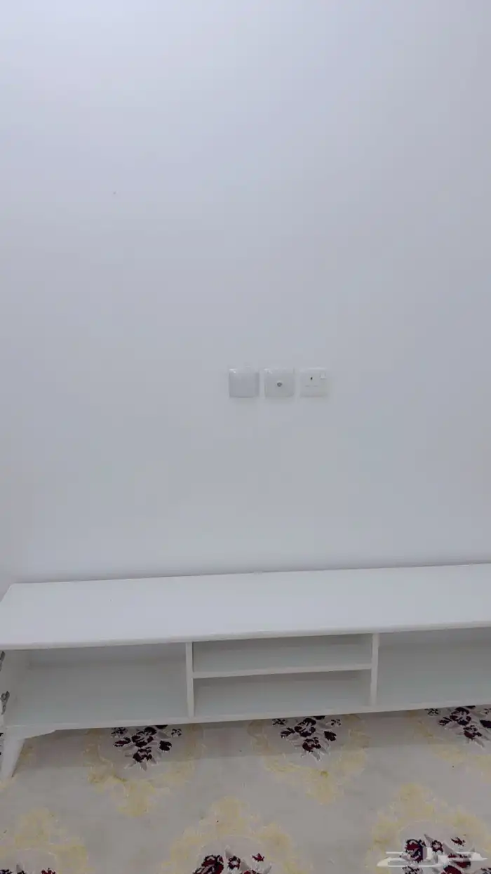 طاولة تلفزيون 1